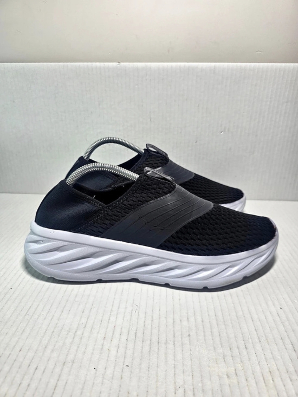 Hoka One One Ora Recovery Shoe Men's Size 9 Slip On Sneakers Black Comfort